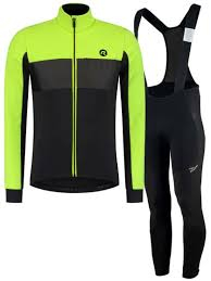 sportovní oděv s reflexními prvky